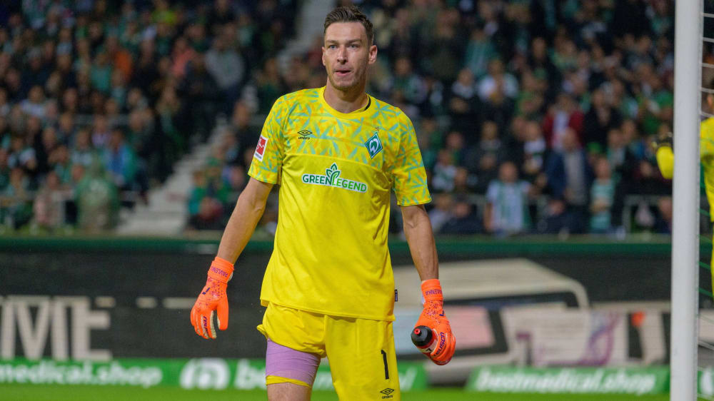 Werders Stammtorwart Jiri Pavlenka musste gegen Augsburg verletzt vom Feld.