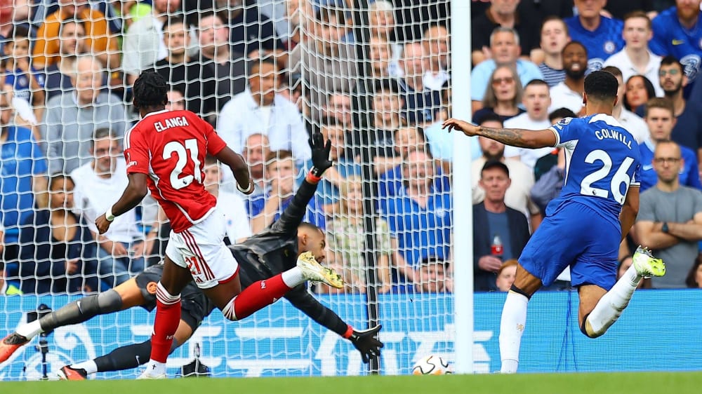 Goldener Treffer: Anthony Elanga trifft zum 1:0 gegen Chelseas Robert Sanchez.