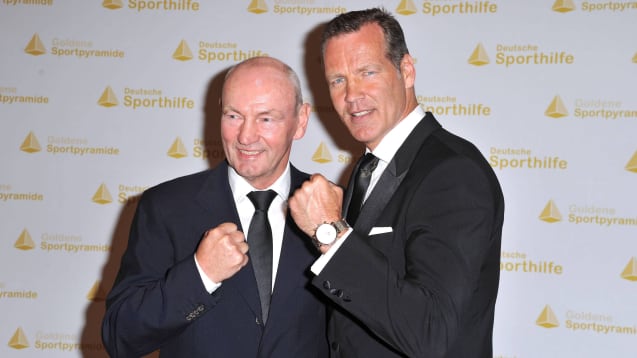 Boxtrainer Manfred Wolke und sein ehemaliger Schützling Henry Maske bei einer Gala im Jahr 2012.