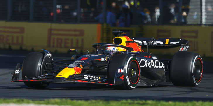 Weltmeister Max Verstappen siegt im Red Bull.