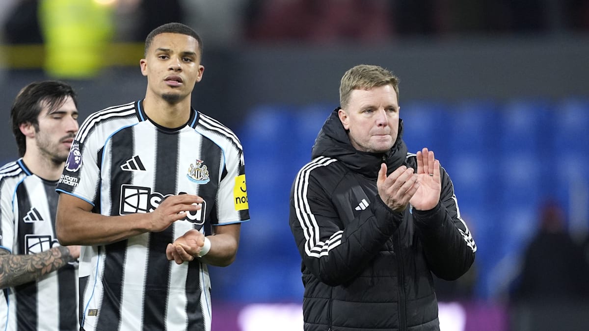 Howe praises national player Thiaw: |