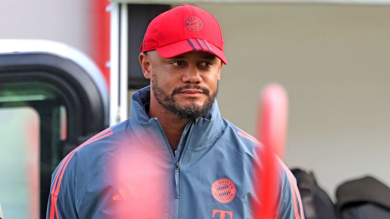 Trainer Vincent Kompany, 44 Josip Stanisic, Porträt, Portrait, Fussball / Abschlusstraining UEFA Champions League Spiel - FC Bayern München vs. FC Brügge / 21.10.2025 / Trainingsgelände, Säbenerstr. FOTO: Mladen Lackovic / LakoPress
