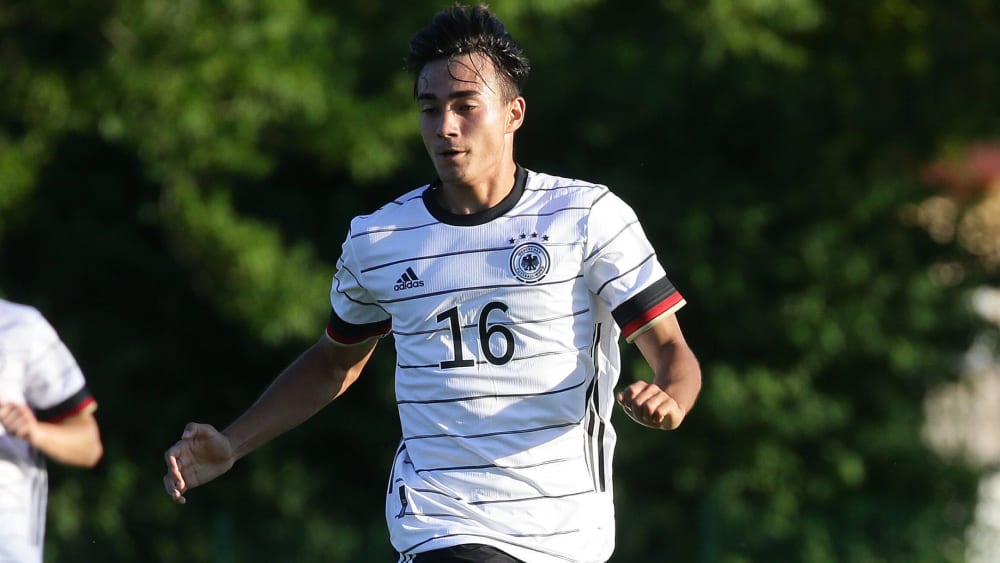 U-19-Nationalspieler Jens Castrop streift sich ab sofort das Trikot des 1. FC Nürnberg über.