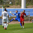 Stark in Gegners Strafraum: Der SV Westfalia Rhynern (weiß) holte bei den Sportfreunden Siegen einen 5:1-Auswärtssieg.