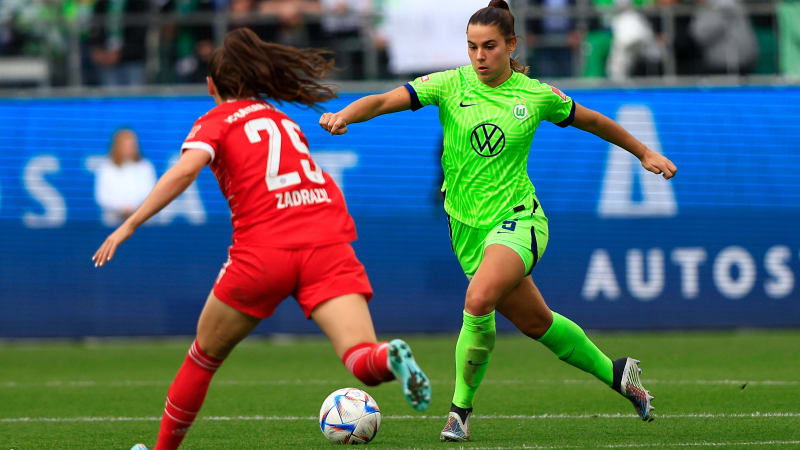 Flyeralarm Frauen-Bundesliga 2022-2023, VfL Wolfsburg - FC Bayern München Lena Oberdorf (VfL, 5) mit