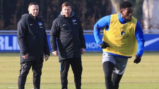 Einst Teamkollegen, jetzt in Herthas Trainerteam: Pal Dardai (l.) und "Zecke" Neuendorf.