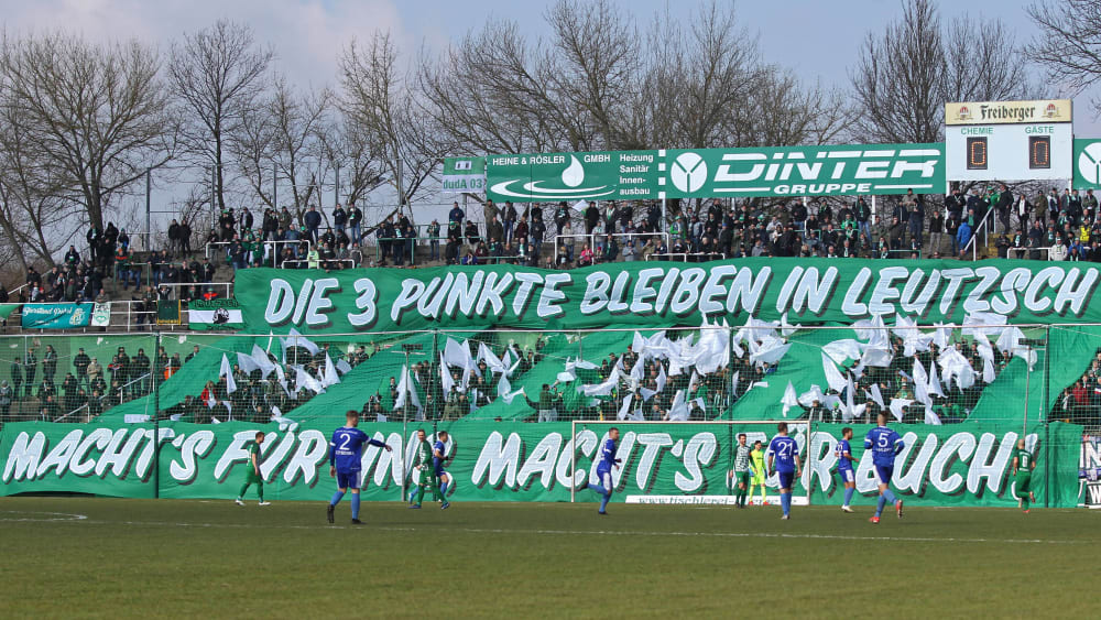 Viele von ihnen eilten ihrem Klub zu Hilfe: Fans von Chemie Leipzig.