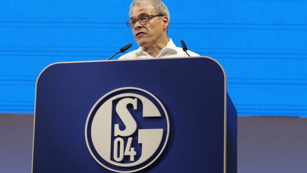 Bat um die Aufl&#246;sung seines unbefristeten Arbeitsvertrags: Schalke-Finanzvorstand Peter Peters.