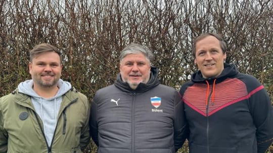 David Lehwald (Mitte) wird zur neuen Saison das Amt des Cheftrainers bei Türkspor Kiel übernehmen.