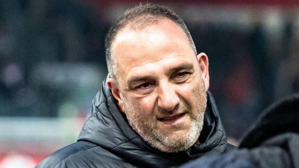 Coach Frank Schmidt kann am Freitag mit Heidenheim den HSV überholen.