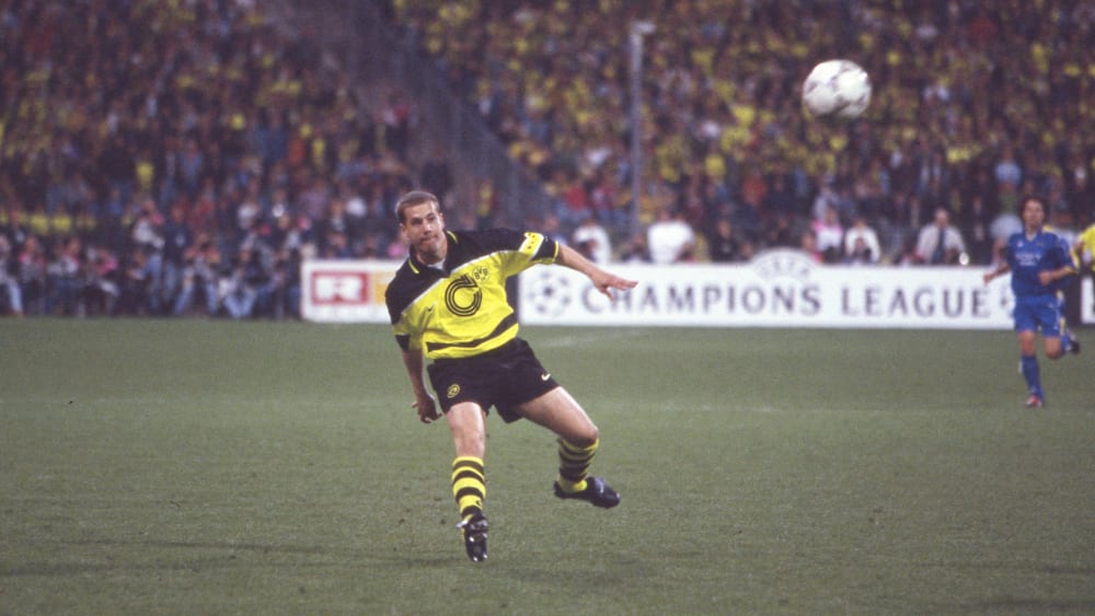 Dortmunds Joker Lars Ricken erzielt per Lupfer das entscheidende 3:1 gegen Juventus - der BVB holt als erster Bundesligist den Henkelpott der Champions League.