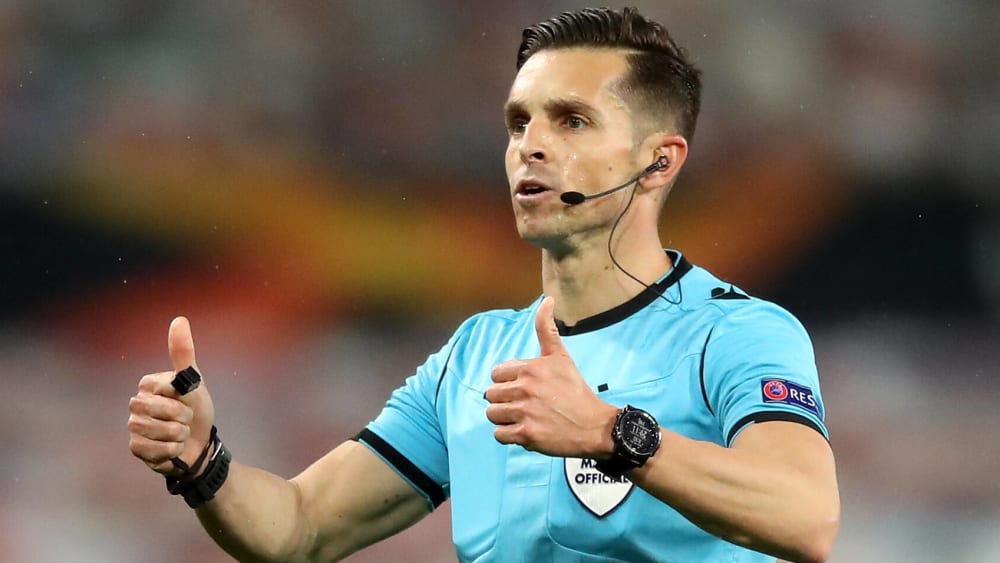 Carlos del Cerro Grande pfeift EMSpiel Deutschland gegen Frankreich