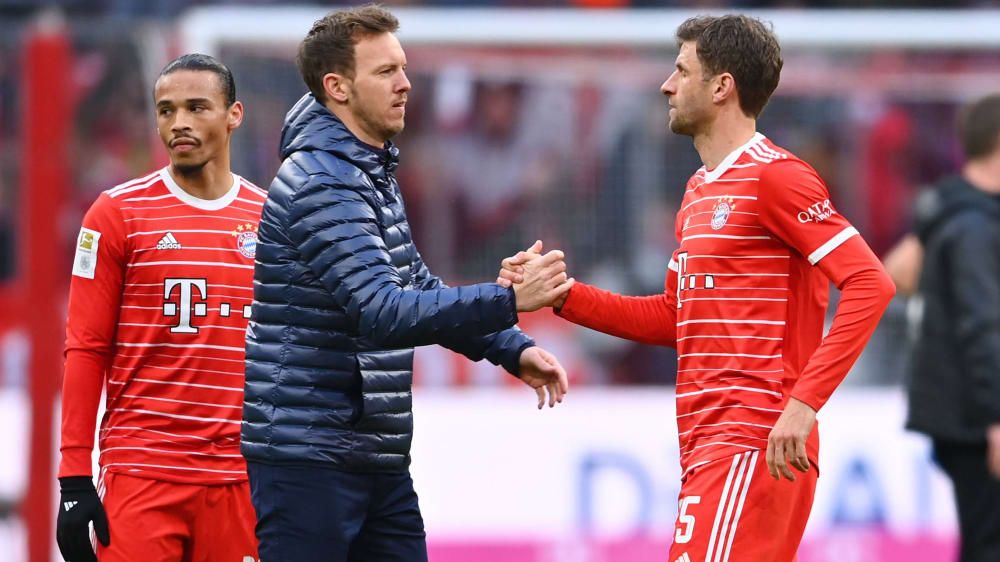 Arbeiteten bereits beim FC Bayern zusammen: Thomas Müller (re.) und der neue Bundestrainer Julian Nagelsmann (M.).