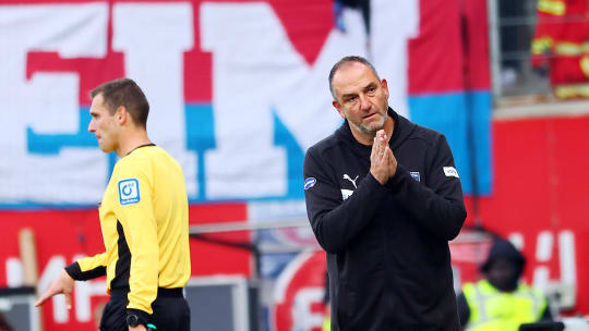 Er bat Teile der eigenen Fans, besser hinzuschauen und einmal nachzudenken: FCH-Trainer Frank Schmidt.