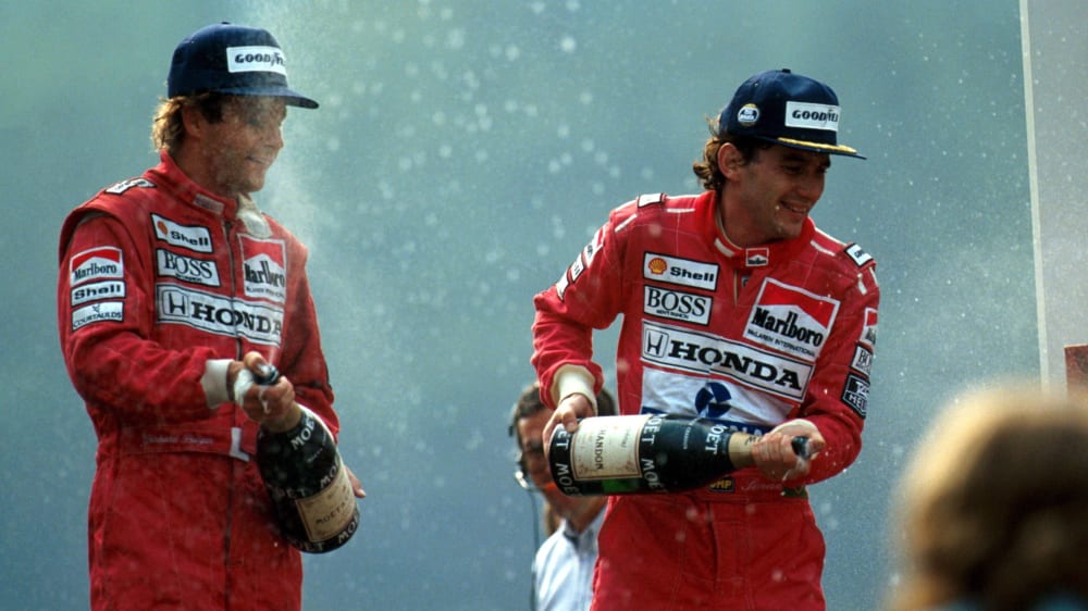 Eng befreundet: Gerhard Berger und Ayrton Senna (re.) anno 1990 in Spa.