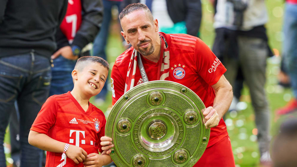 Franck Ribery mit der Meisterschale