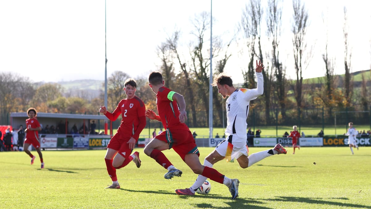 Dank-starker-erster-Halbzeit-U-19-schl-gt-Gastgeber-Wales-mit-3-0