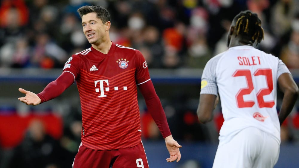 Der FC Bayern um Robert Lewandowski würde mit dem Einzug ins Viertelfinale 10,6 Millionen Euro einnehmen.