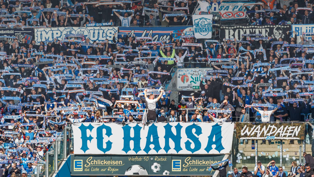 Hansa Rostock muss für das Fehlverhalten der eigenen Anhänger aufkommen.