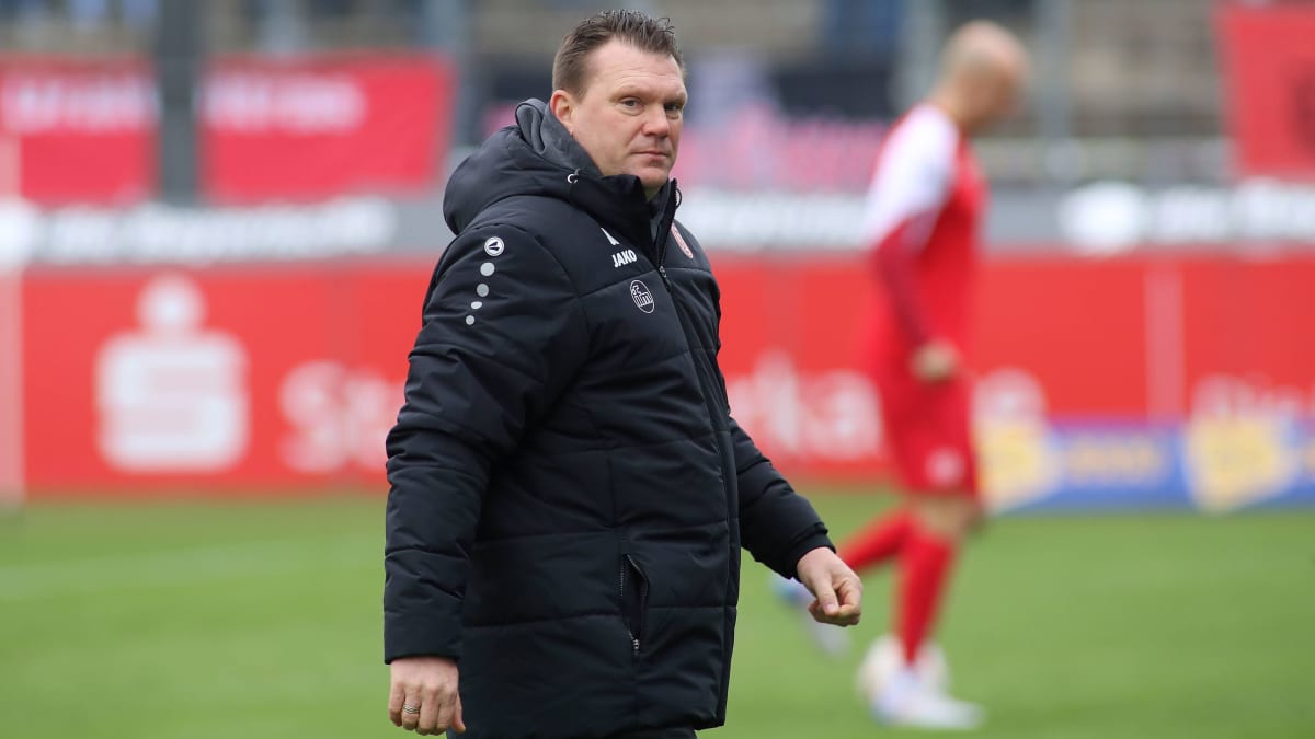 -Finde-es-geil-Koschinat-antwortet-ver-rgertem-Janssen