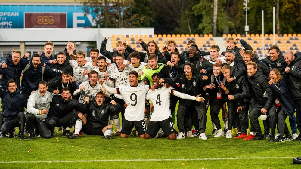 Ausgelassener Jubel: Die deutsche U 19 schlug die Niederlande mit 4:1.