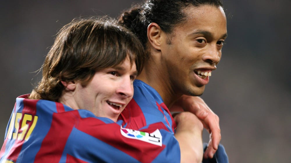 Ein Duo, das sich schnell ab Mai 2005 eingespielt hat: Lionel Messi und Ronaldinho, Legenden des FC Barcelona.