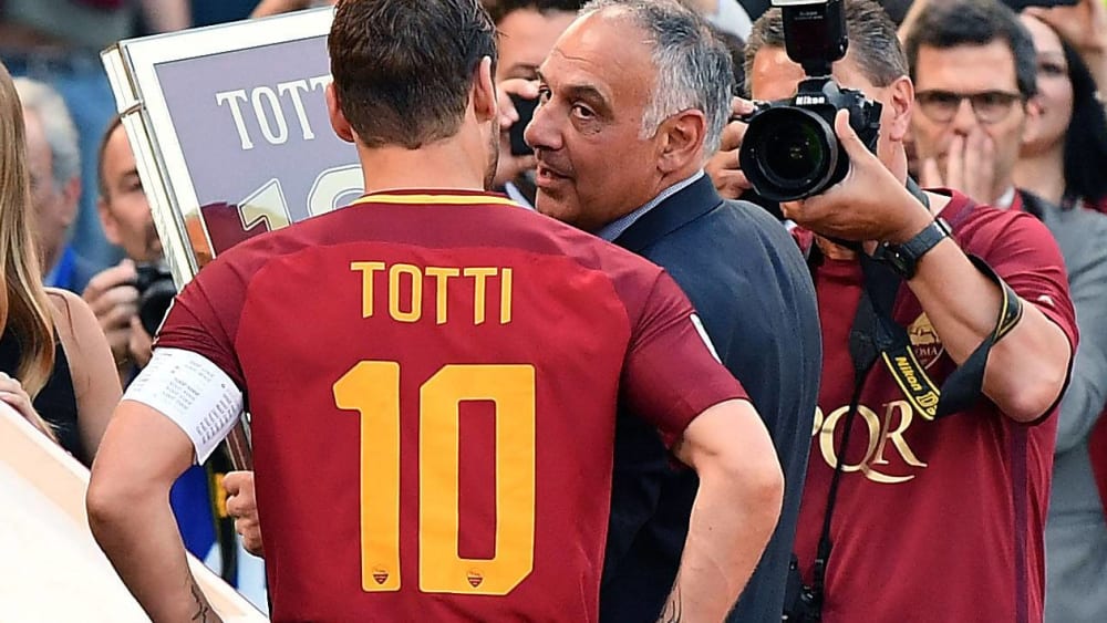 Es wird scharf geschossen - und zwar von beiden Seiten: Francesco Totti (links) und Roma-Pr&#228;sident James Pallotta.