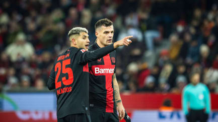 Alles bestens im defensiven Mittelfeld: Die beiden Leverkusener Granit Xhaka (re.) und Exequiel Palacios.