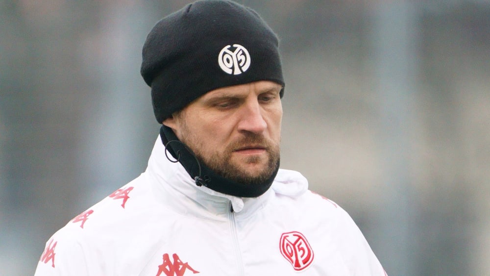 Den Mainzer Chefcoach Bo Svensson plagen Personalprobleme.