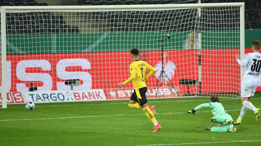 Das Tor des Abends: Dortmunds Sancho erzielt das entscheidende 1:0.