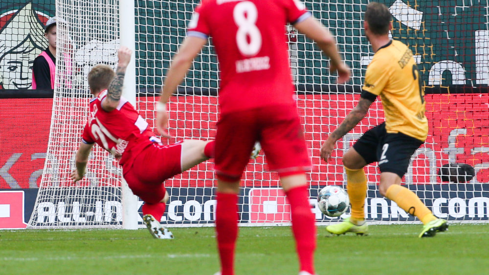 Die Entscheidung in Dresden: Bielefelds Andreas Voglsammer markiert das 1:0.