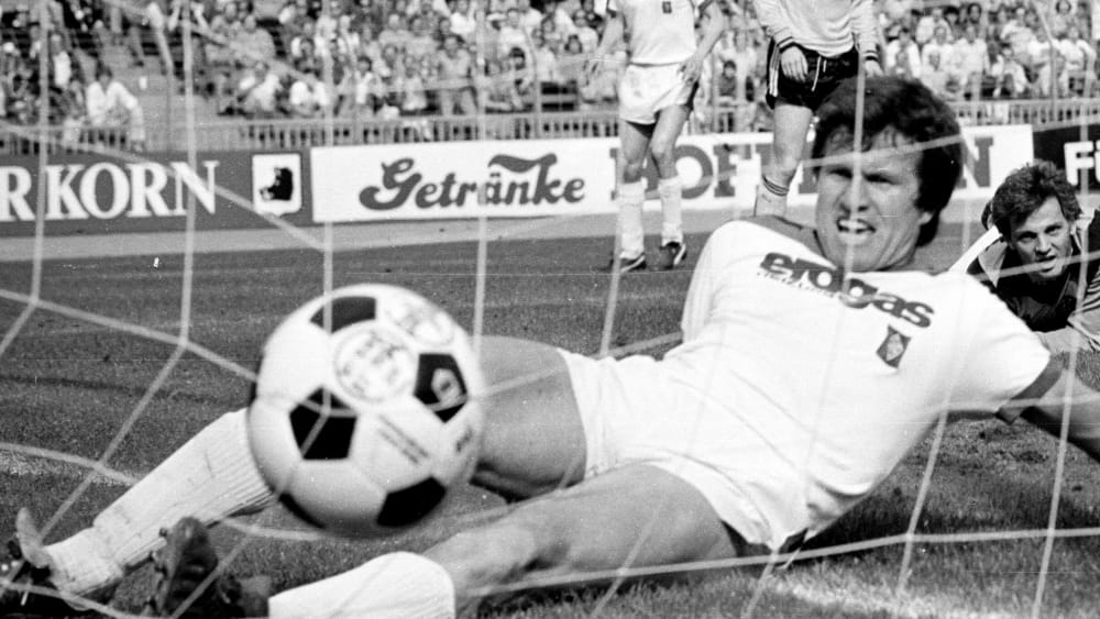 Rutschpartie ins Gl&#252;ck: Im Jahr 1978 gelingt Josef "Jupp" Heynckes beim Gladbacher 12:0 gegen Dortmund ein F&#252;nferpack.