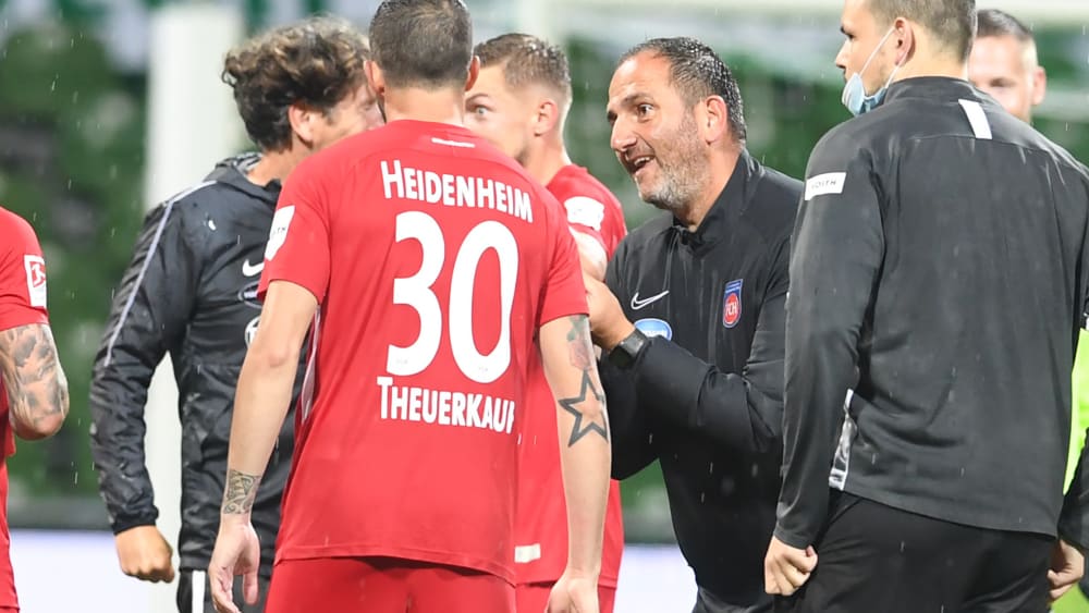 Heidenheims Trainer Frank Schmidt ist zufrieden - und warnt.