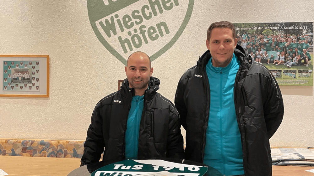 Salvatore Gambino (links) übernimmt gemeinsam mit Co- Trainer Thomas Rickert den&nbsp;TuS Wiescherhöfen.