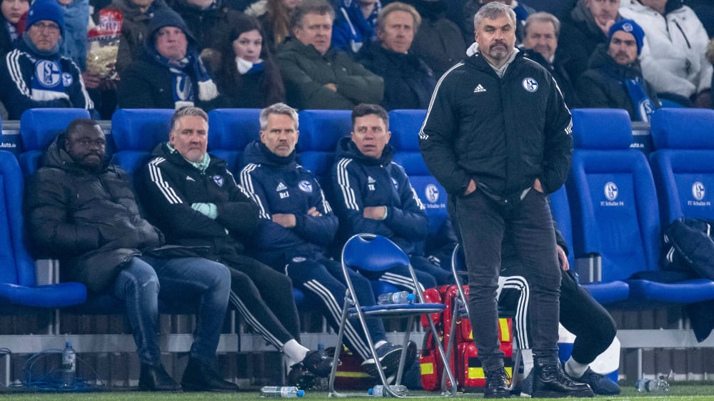 Auf der Schalker Bank herrschte gegen Leipzig kollektive Fassungslosigkeit.