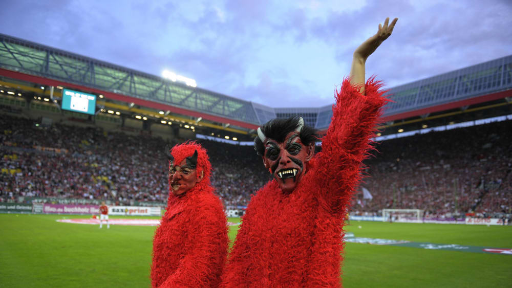Die Roten Teufel geh&#246;ren zu Heimspielen des 1. FC Kaiserslautern im Fritz-Walter-Stadion.