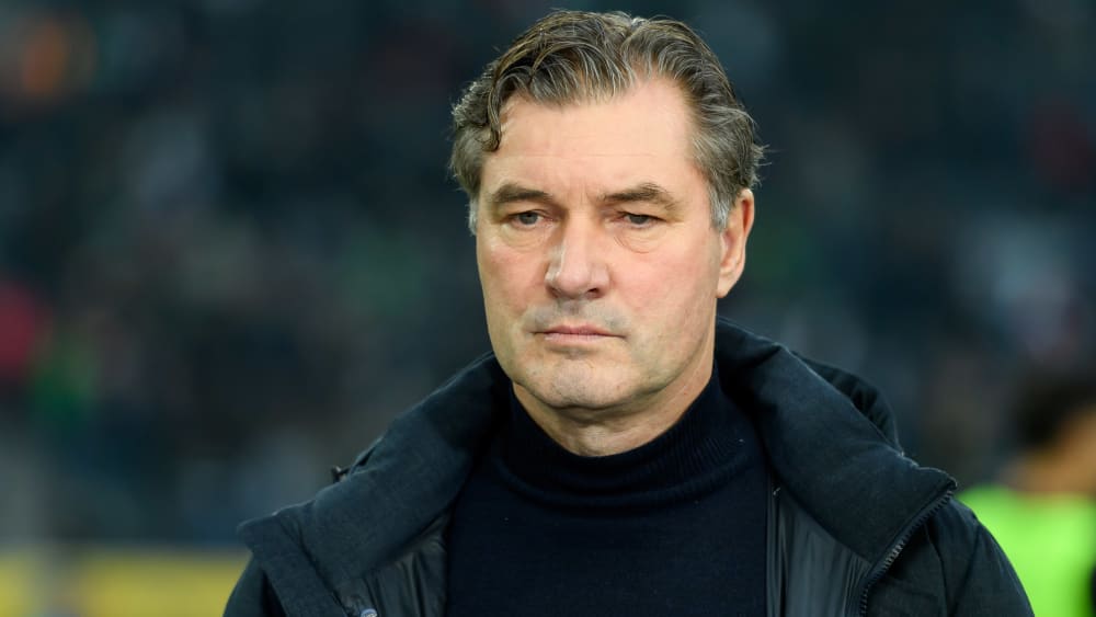 Sichtlich genervt von der Auslegung der Hand-Regel: BVB-Sportdirektor Michael Zorc.