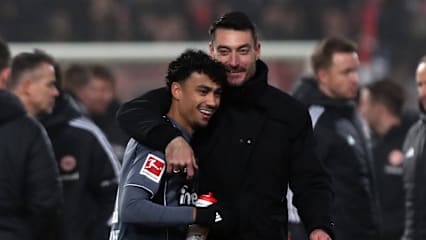 Sah die Freude in den Gesichtern seiner Spieler: Albert Riera (r.)