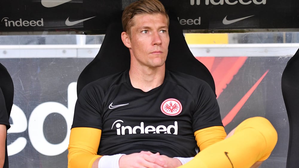 Eintracht Frankfurts Urgestein Jan Zimmermann wird mit sofortiger Wirkung Torwarttrainer bei den Hessen.