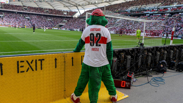 Manche Klubs suchen den Ausweg aus einer Vermarktungpartnerschaft, während andere Klubs wie der VfB Stuttgart auf Agenturen wie Sportfive setzen.