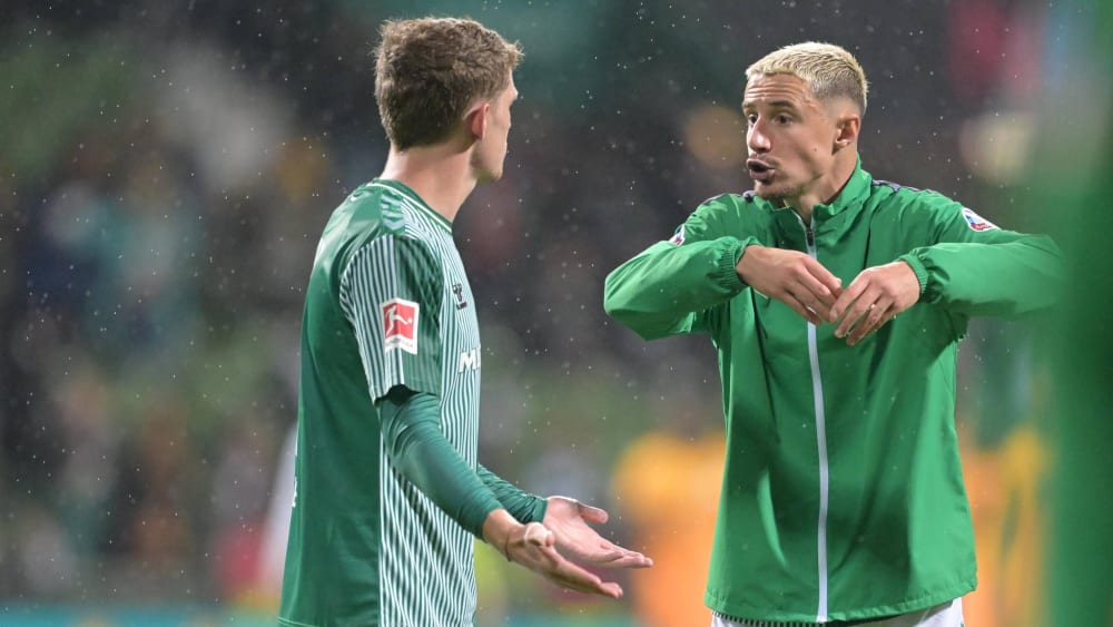17 Gegentore kassierte Werder Bremen um Jens Stage (li.) und Marco Friedl bereits in dieser Bundesliga-Saison.