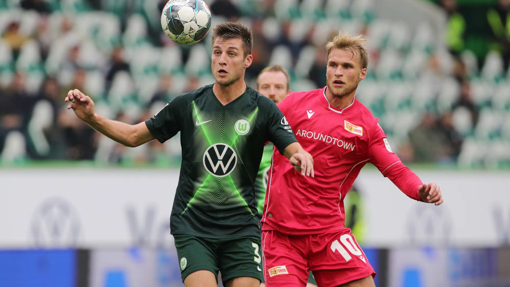 Bleibt der ehemalige Wolfsburger Robin Knoche (li.) in der Bundesliga? Union Berlin zeigt Interesse am Innenverteidiger. 