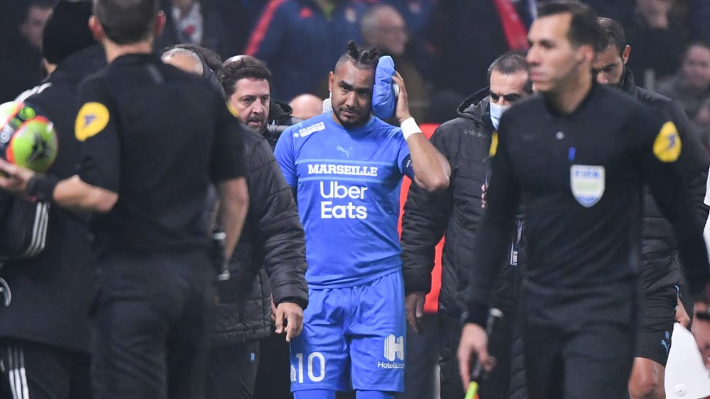 Dimitri Payet wurde nach nur wenigen Minuten in Lyon Opfer eines Flaschenwurfs. 