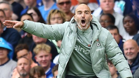 Noch ohne Flow in der neuen Saison: Chelsea-Trainer Enzo Maresca.