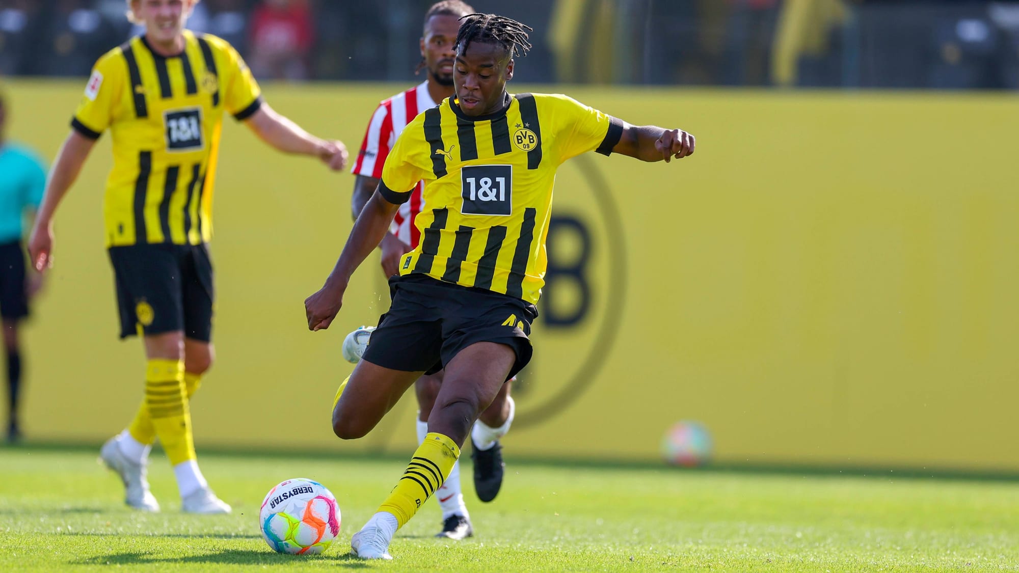 Borussia Dortmund - Jamie Bynoe-Gittens (17)