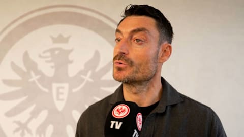 Trainer in Frankfurt angekommen