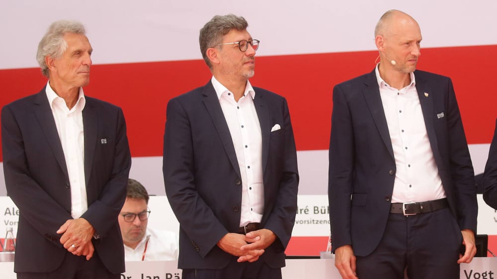Nicht mehr auf einer Wellenlänge: VfB-Vizepräsident Rainer Adrion, Präsident Claus Vogt und Präsidiumsmitglied Christian Riethmüller.