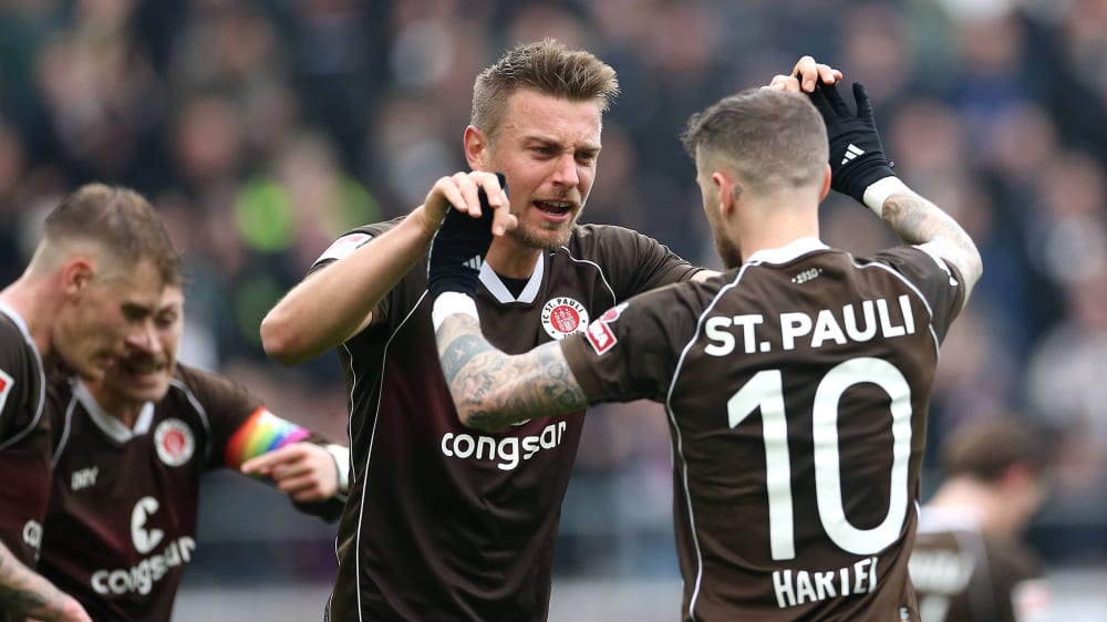 Wann dürfen St. Paulis Spieler den Aufstieg feiern?