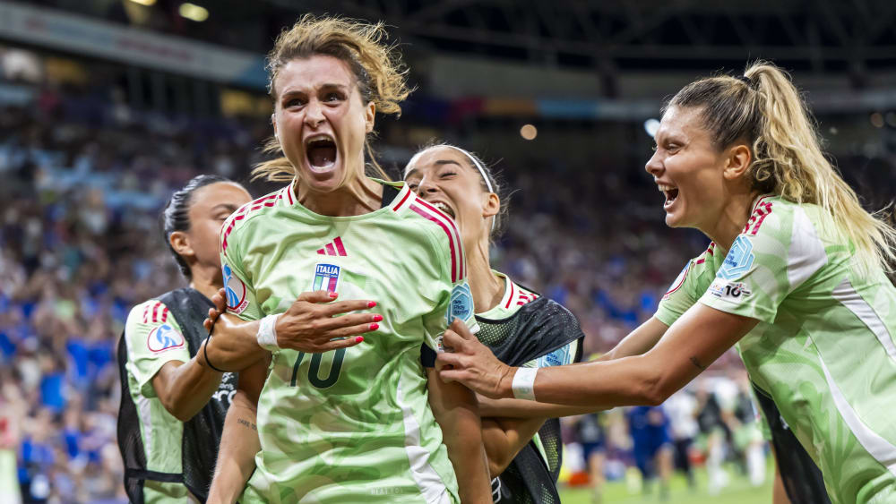 1 von Cristiana Girelli (#10).
