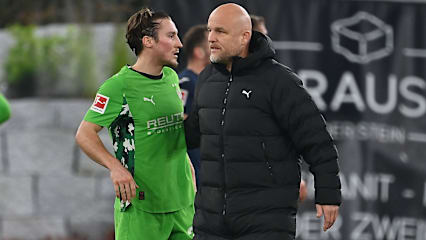 Macher und Moneten: Gladbachs Sportchef Rouven Schröder (rechts) braucht die Einnahme aus dem Transfer von Rocco Reitz (links) für den Umbau des Kaders.